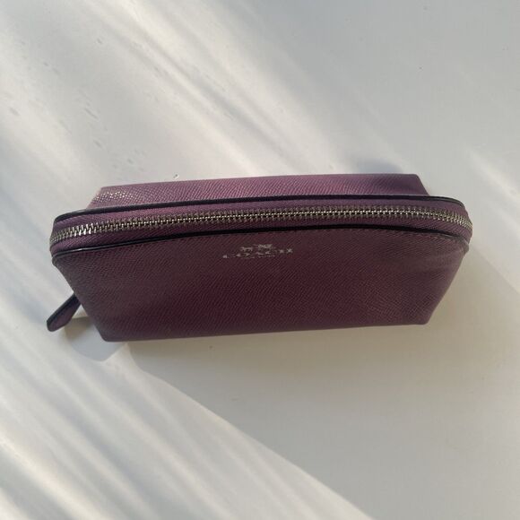 Coach Cosmetic Case 17 Crossgrain Leather Mauve Purple Silver Travel Bag F53386 - Picture 2 of 8